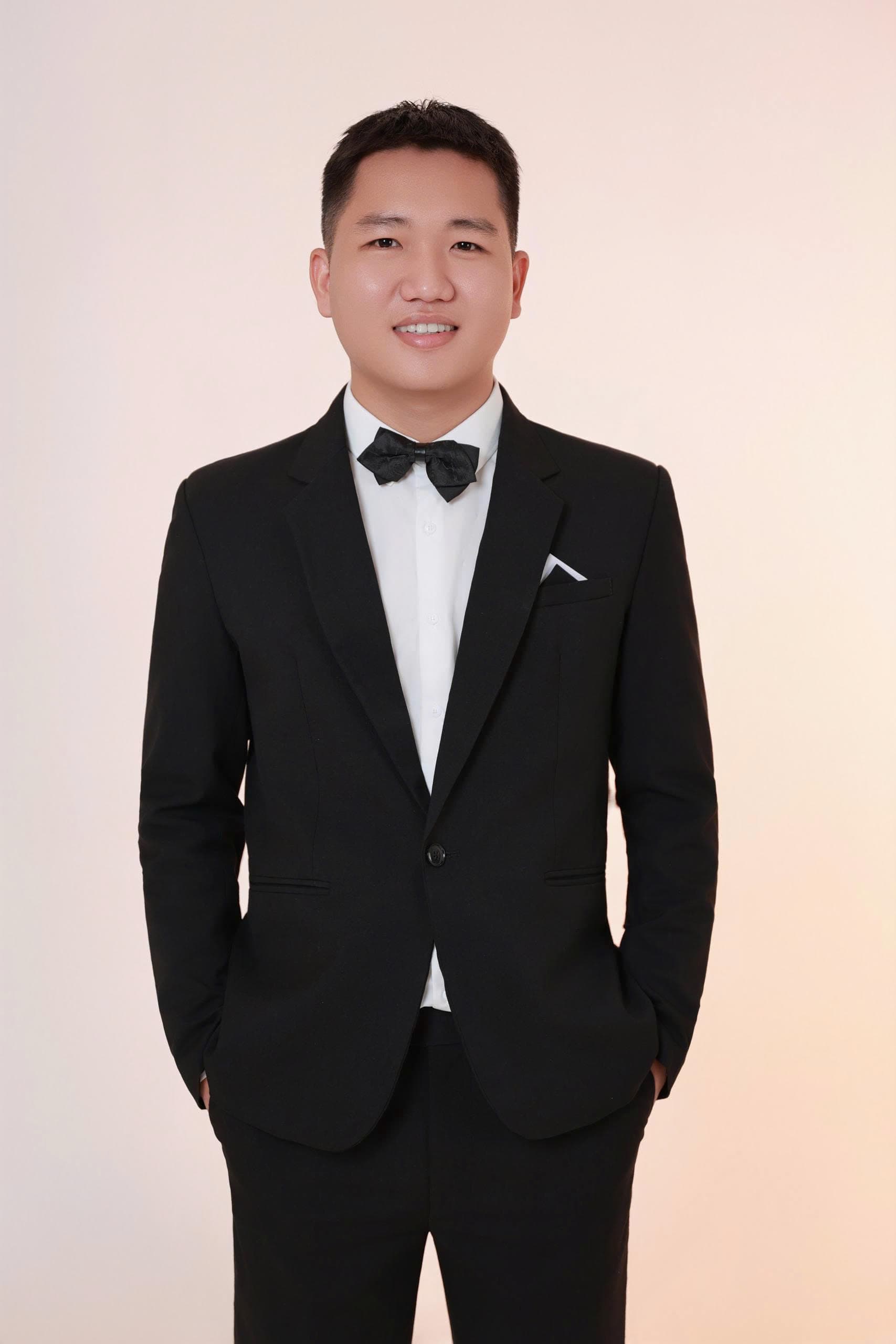 Chú rể Vũ Trọng Chung